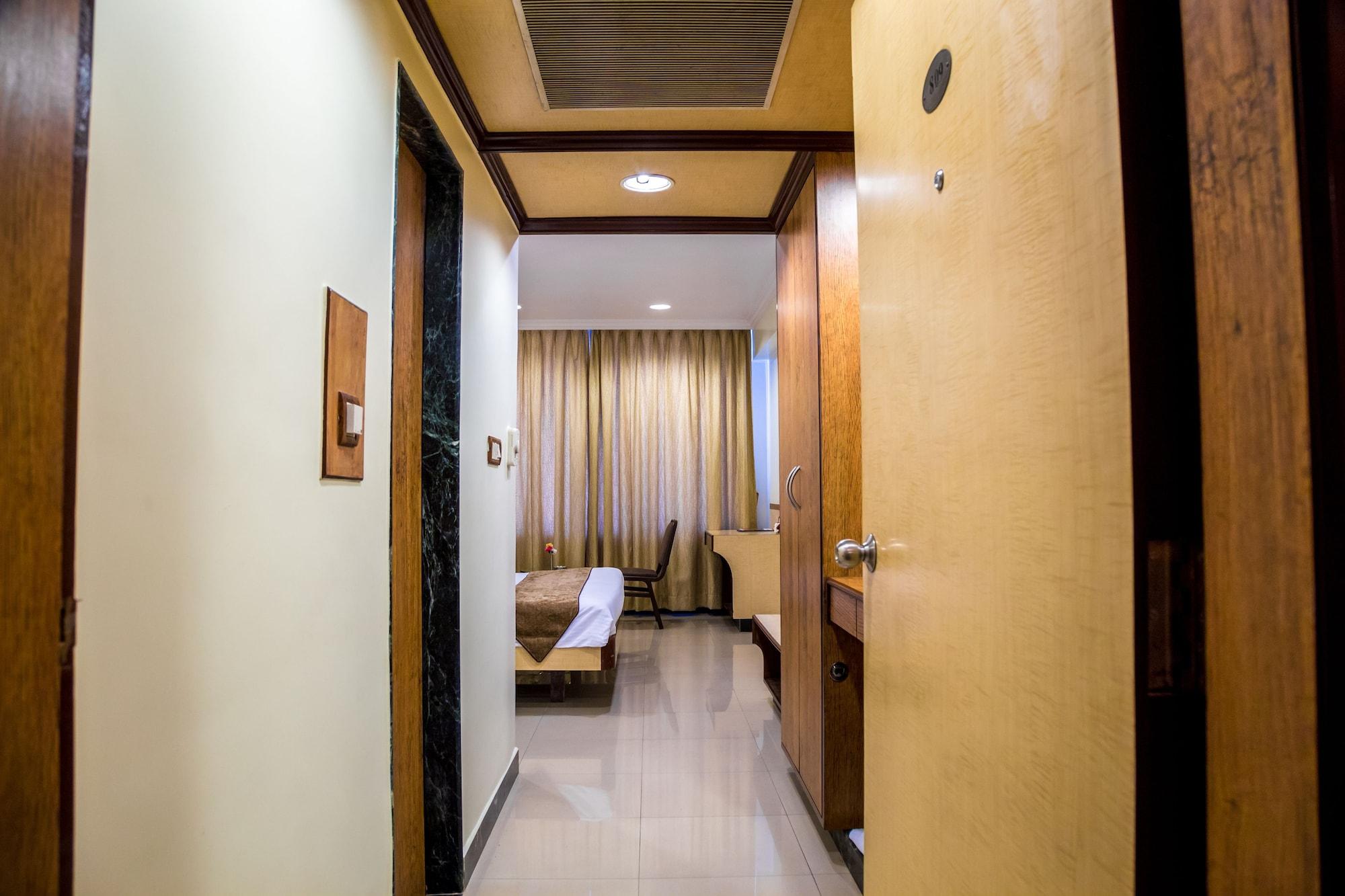 Hotel Tip Top Plaza Thane Exterior foto