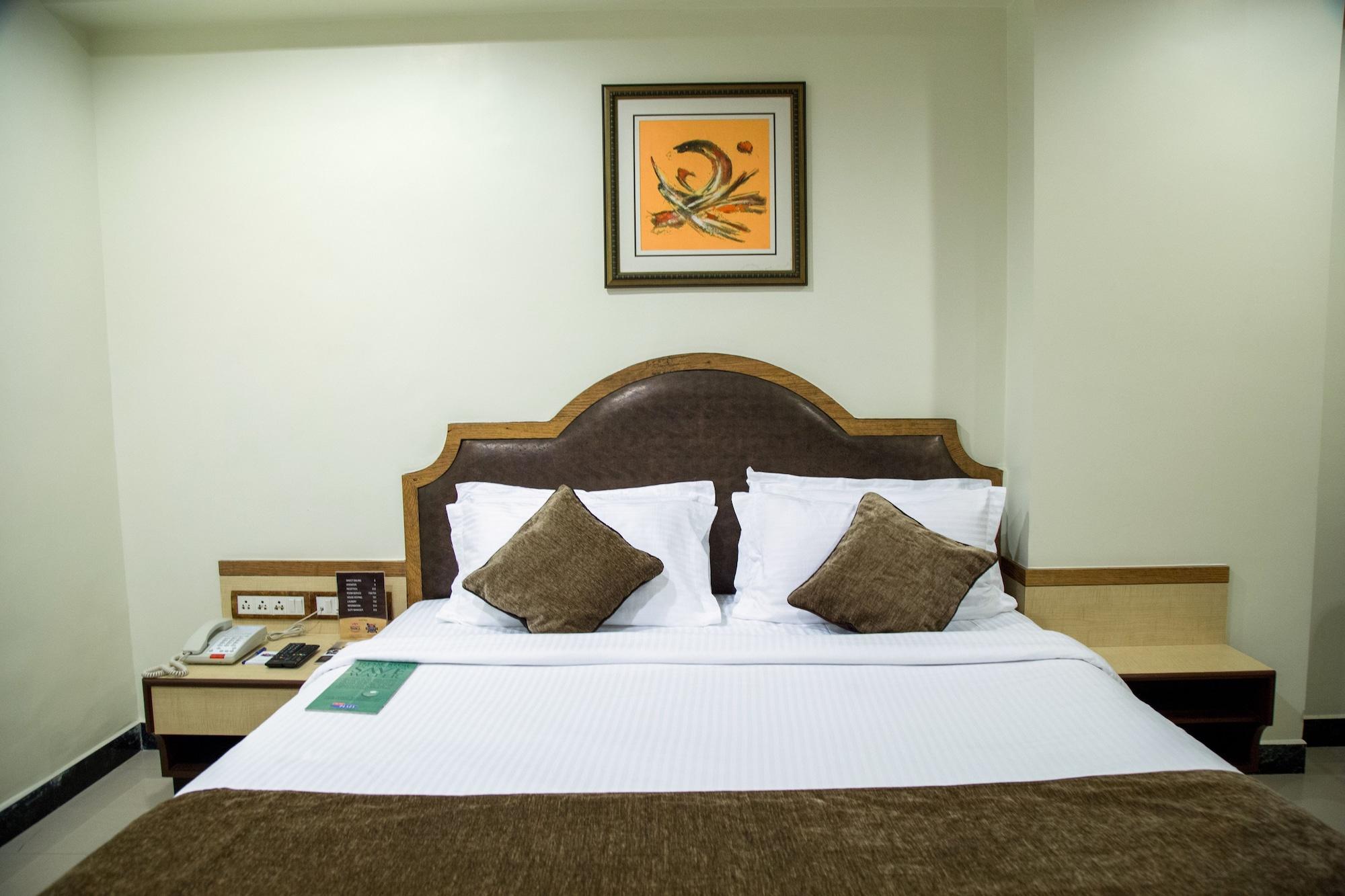Hotel Tip Top Plaza Thane Exterior foto