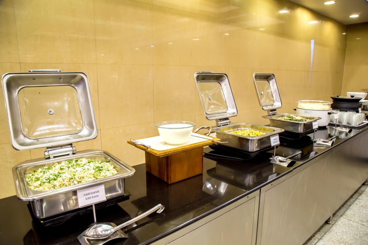 Hotel Tip Top Plaza Thane Exterior foto